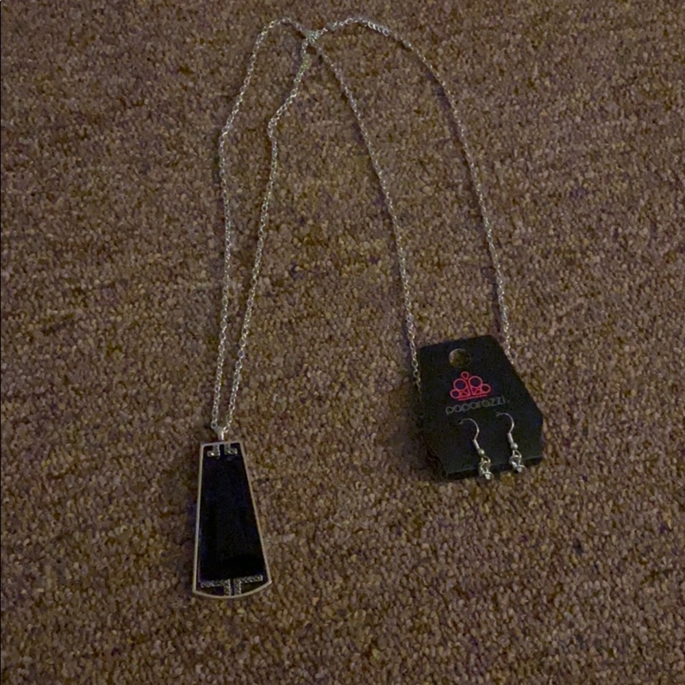 Black Pendant Necklace Set